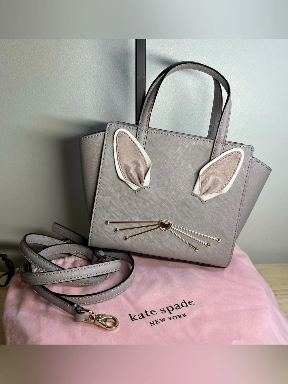 the Kate Spade New York Hop to It Bunny Rabbit Mini Hayden Crossbody Like New - Picture 1 of 7